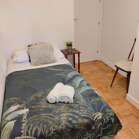 Habitacion Confort En Chamartin Madrid Exteriör bild