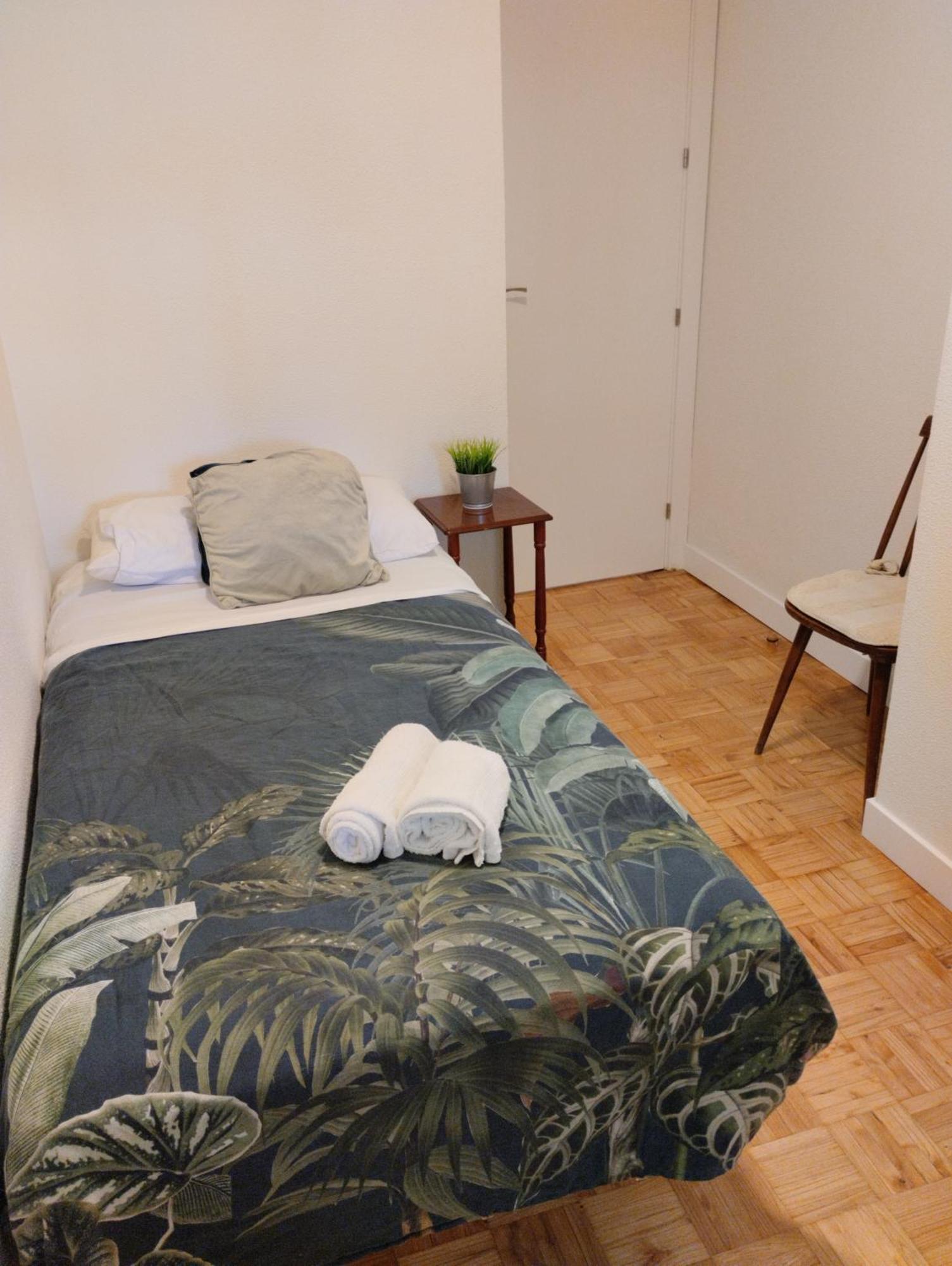 Habitacion Confort En Chamartin Madrid Exteriör bild